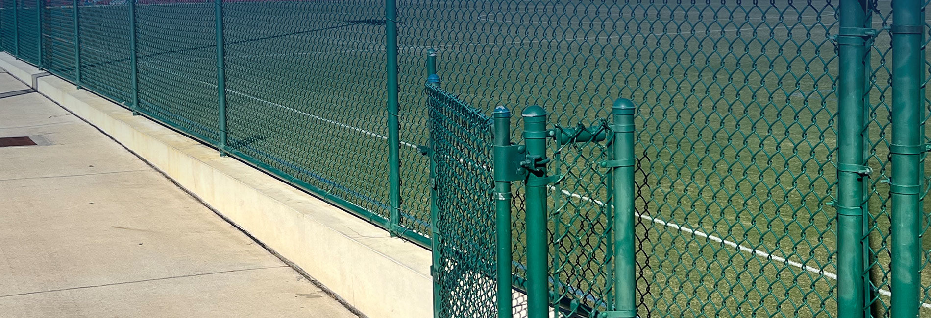 Green color coated tube with chain link fence
